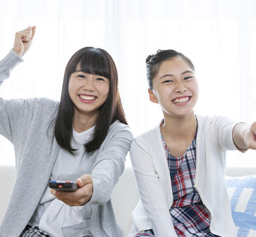 スマートテレビを楽しむ様子 イメージ